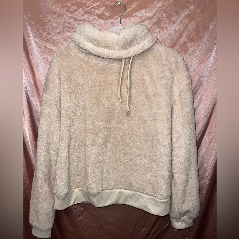 Derek Heart XL beige turtleneck hoodie.